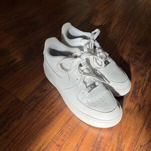 Boys Nike Air Force 1 - size 6Y